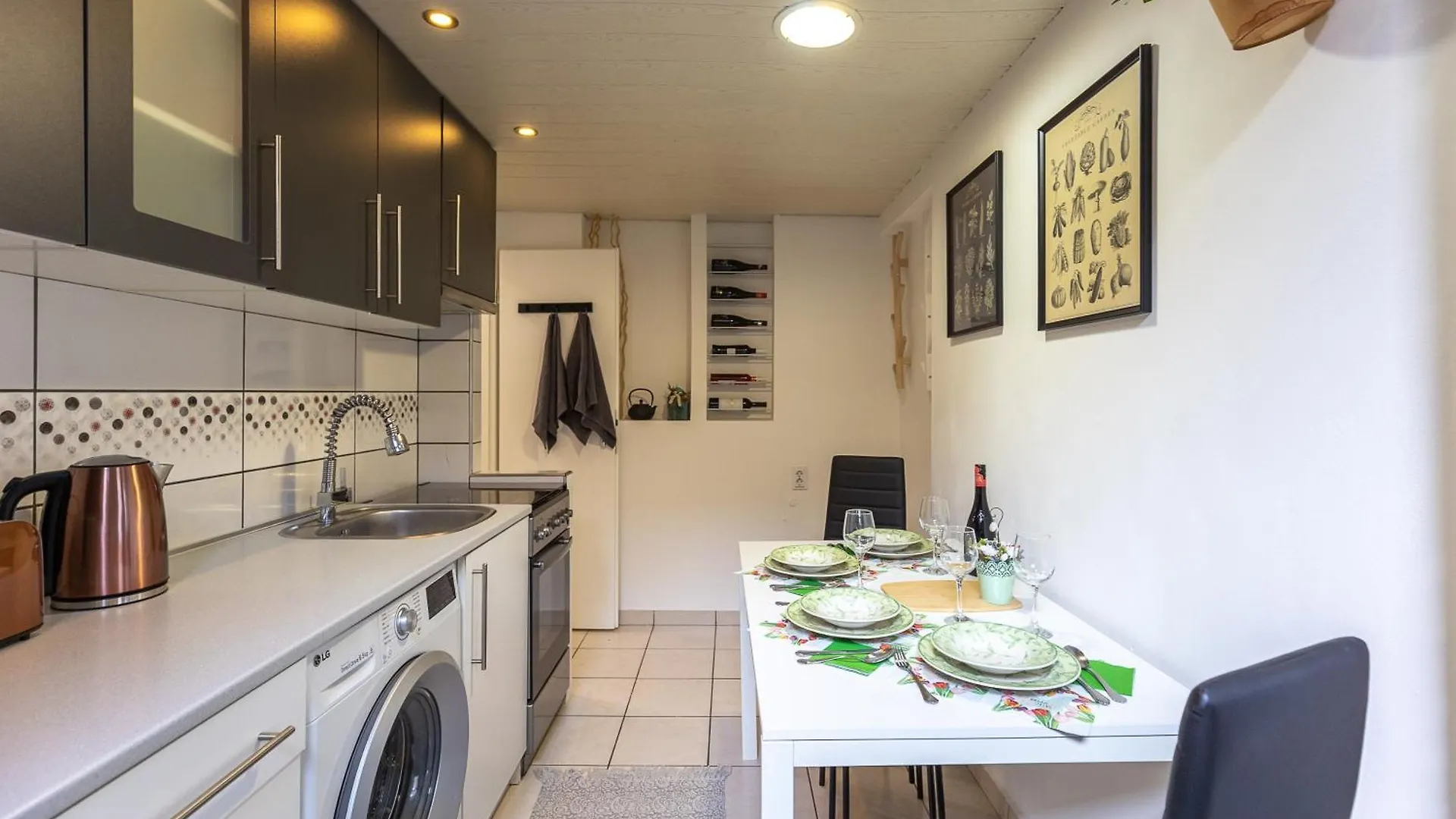 Eighth Wonder Apartment Budapest 0*,  Hungary